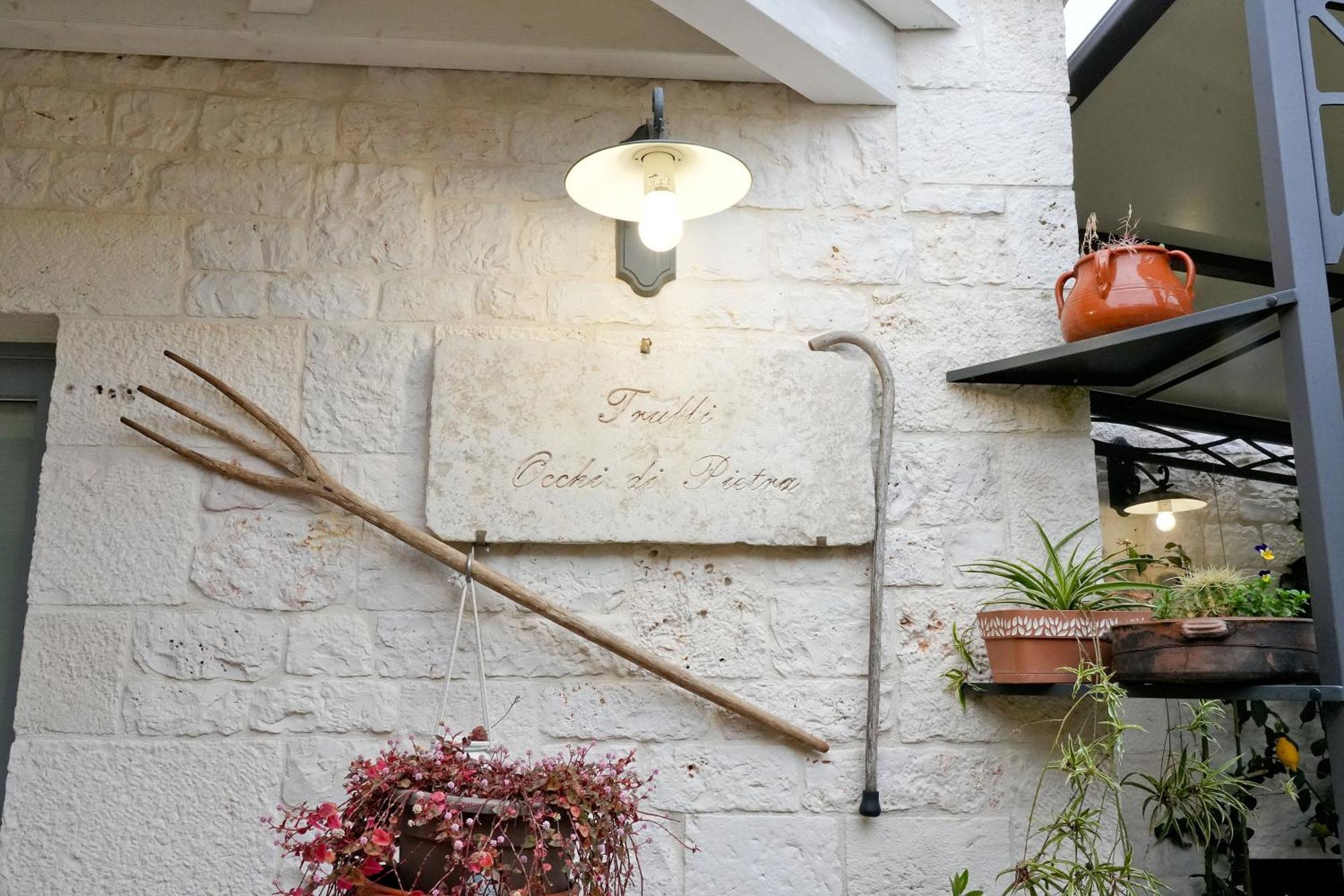 Trulli Occhi Di Pietra Apartment Alberobello Bagian luar foto